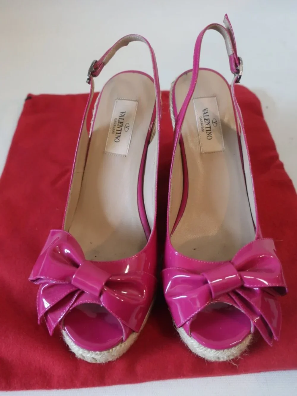 Authentic Valentino Garavani Fuchsia Patent Leather Bow Espadrille Wedge 38 US/8